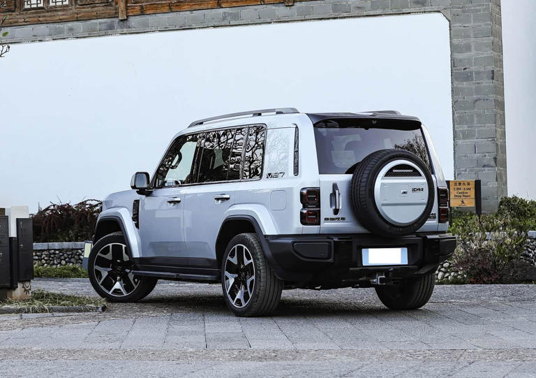 全新增程版“陆巡”上市不足17万起!车长超5米,配激光雷达+四驱 全新增程版“陆巡”上市不足17万起!车长超5米,配激光雷达+四驱