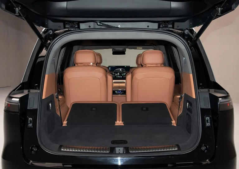 零跑大型SUV亮相车长5252mm搭80度电池空间宽敞