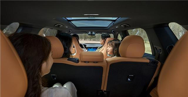 燃油与新能源的边界正在模糊 领克09成市场新样本 燃油与新能源的边界正在模糊领克09成市场新样本