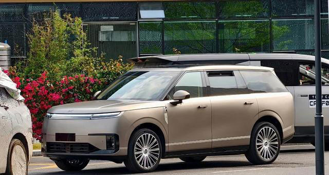 小鹏GX实车曝光,简约又霸气,果然是广州大揽胜 小鹏GX实车曝光,简约又霸气,果然是广州大揽胜