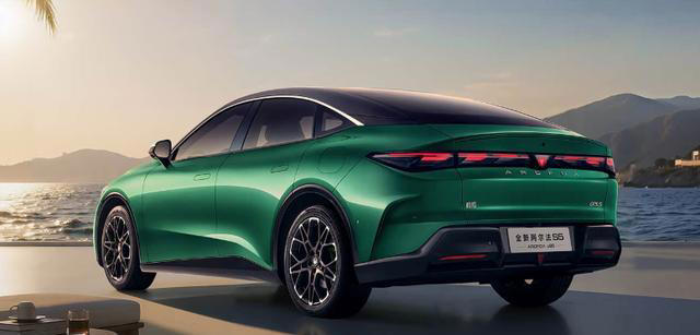 800V架构+智驾,高颜值中级轿跑!正式上市,9.98万会火吗? 800V架构+智驾,高颜值中级轿跑!正式上市,9.98万会火吗?