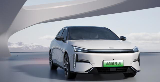 吉利掀桌子了!座椅加热通风按摩,续航1500km,从10万多降到8万 吉利掀桌子了!座椅加热通风按摩,续航1500km,从10万多降到8万