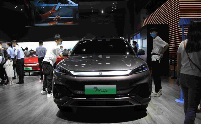 比亚迪掀桌子了!家用纯电SUV销冠，从12.68万一口气降到9.28万