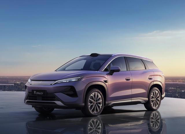 15.19万元起,比亚迪宋Ultra EV正式上市!全系标配闪充+云辇-C 15.19万元起,比亚迪宋UltraEV正式上市!全系标配闪充+云辇-C