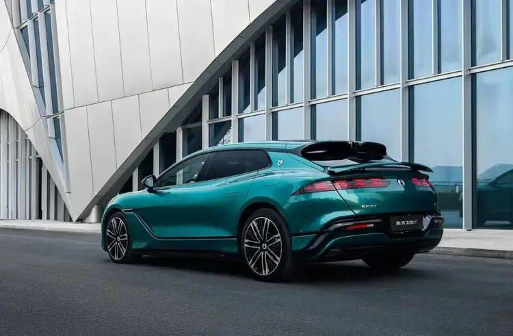 比亚迪腾势Z9GT焕新来袭！3月5日亮相，续航破千公里还有闪充彩蛋