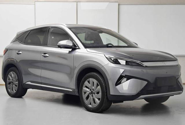 2026款比亚迪元PLUS要来了，尺寸升级，配第二代刀片电池