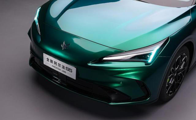 全系标配宁德时代 极狐全新阿尔法S5预售补贴价11.28万起 全系标配宁德时代极狐全新阿尔法S5预售补贴价11.28万起