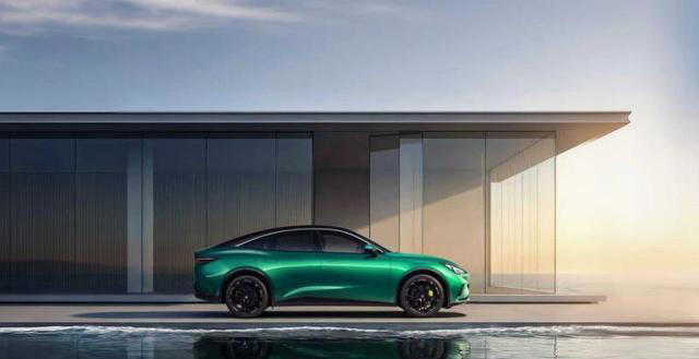 全系标配宁德时代 极狐全新阿尔法S5预售补贴价11.28万起 全系标配宁德时代极狐全新阿尔法S5预售补贴价11.28万起