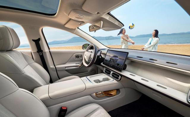 零跑B01和秦LEV细节对比解析：到底谁更适合你？