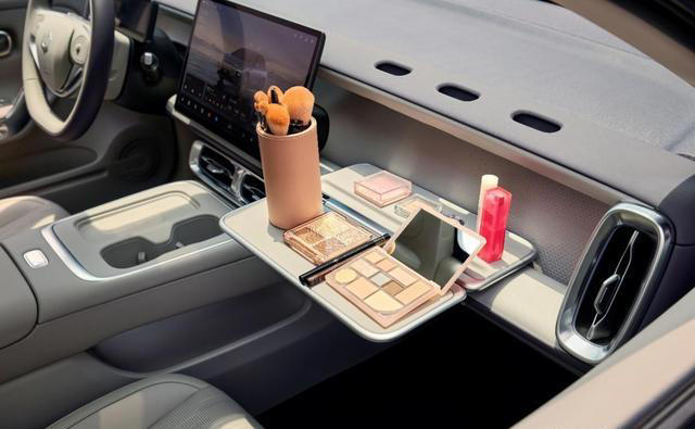 零跑B01和秦LEV细节对比解析：到底谁更适合你？