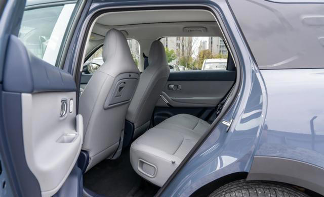 城市通勤新选择，零跑A系列首款车型上市，售价低至6.58万