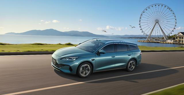 低油耗大空间比亚迪2026款海豹06DM-i旅行版选购攻略