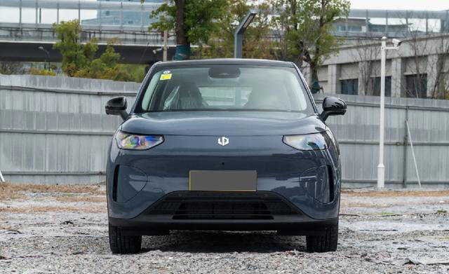 城市通勤新选择，零跑A系列首款车型上市，售价低至6.58万