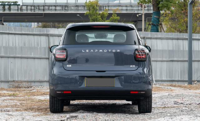 城市通勤新选择，零跑A系列首款车型上市，售价低至6.58万