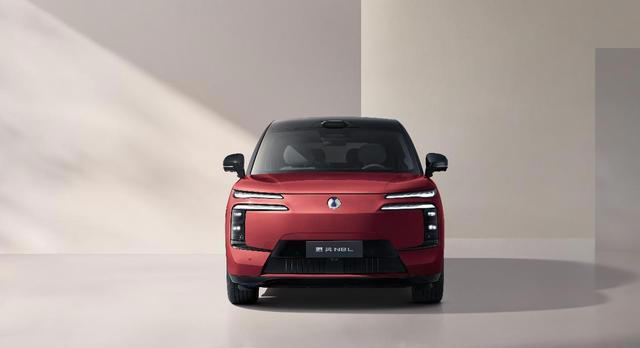 刀片电池+闪充，腾势N8L闪充版技术拉满