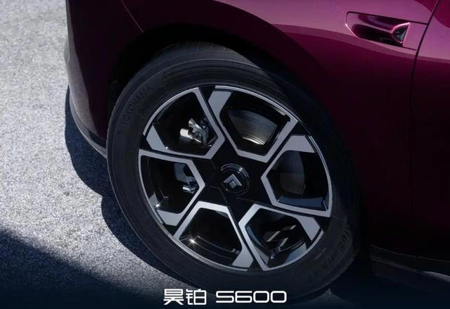 昊铂S600首发亮相定位中大型SUV／提供纯电及增程动力