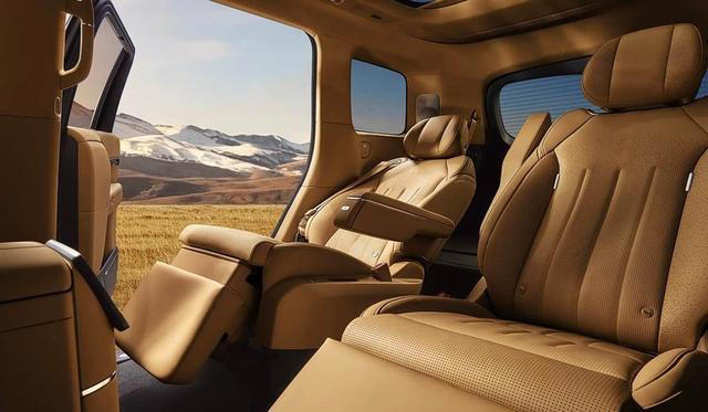 小鹏GX内饰官图曝光：环抱座舱+17.3英寸巨屏，后排媲美头等舱？