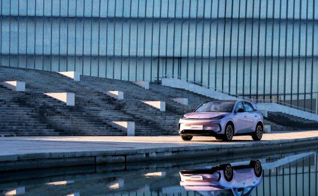 极狐T1预售开启,A0级纯电车空间堪比B级车! 极狐T1预售开启,A0级纯电车空间堪比B级车!