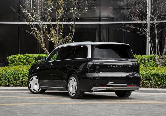 零跑D19更多消息星环灯带+VLA高阶智驾预售25万