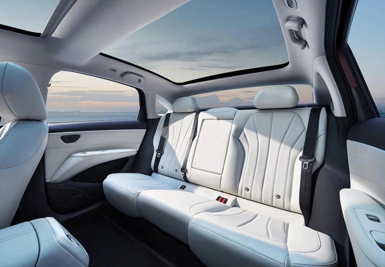 极狐S3官图正式发布，车长近5米，将于4月24日开启预售