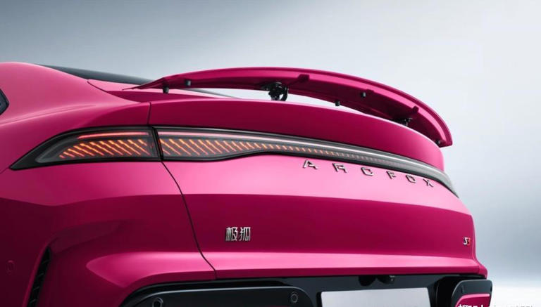 极狐S3官图正式发布，车长近5米，将于4月24日开启预售