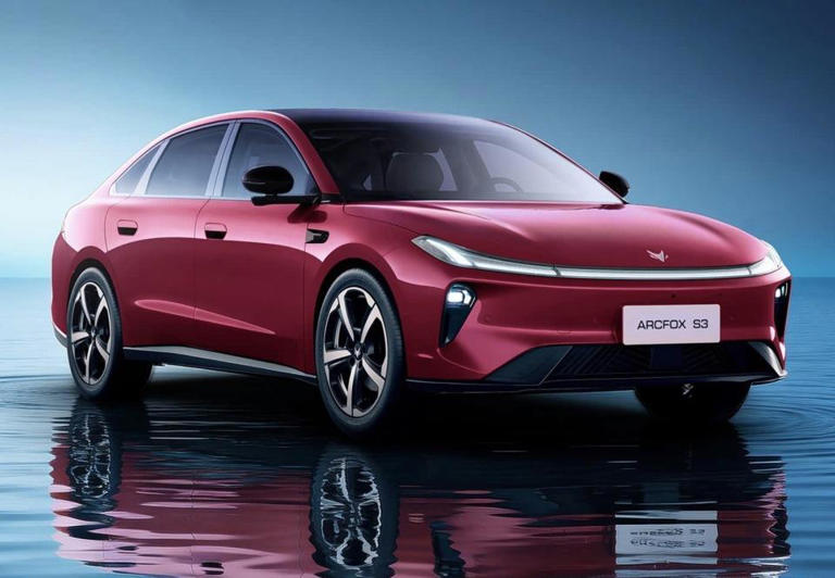 极狐S3官图正式发布，车长近5米，将于4月24日开启预售