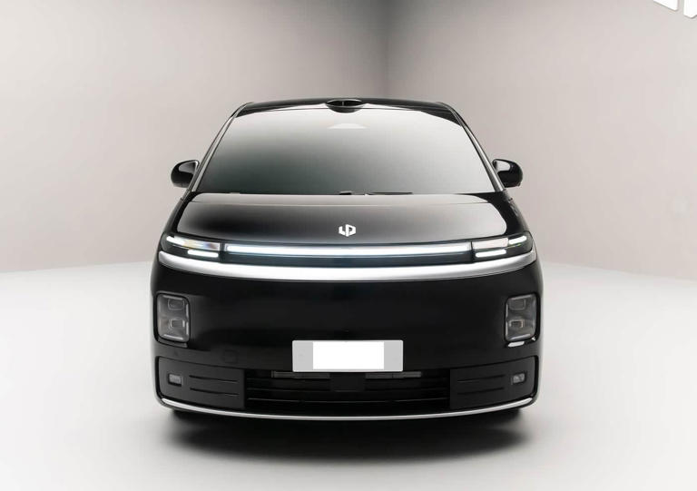 零跑首款MPV即将亮相北京车展！增程、纯电双动力，搭双电机四驱