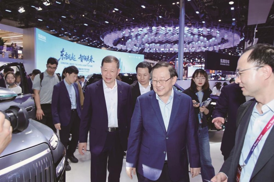 公司在北京车展与行业各方开展广泛交流