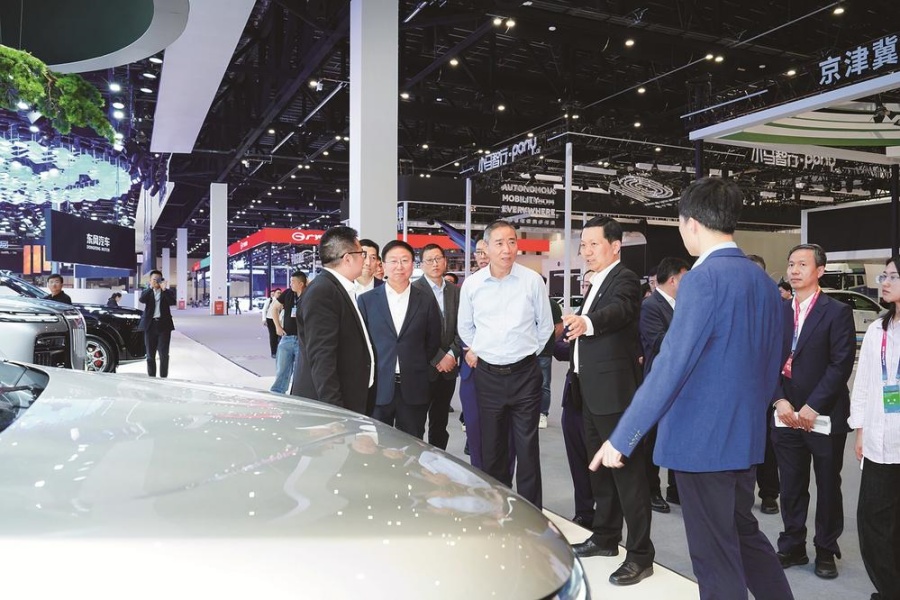 公司在北京车展与行业各方开展广泛交流