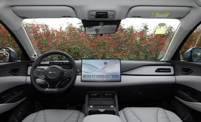 售价11.19万元起,2026款比亚迪海豹06DM旅行版上市,续航提升 售价11.19万元起,2026款比亚迪海豹06DM旅行版上市,续航提升