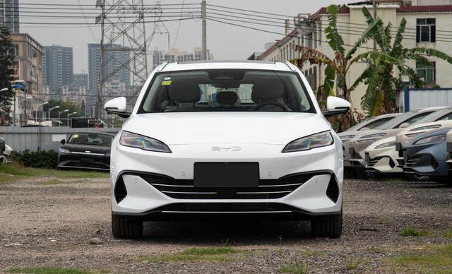 售价11.19万元起,2026款比亚迪海豹06DM旅行版上市,续航提升 售价11.19万元起,2026款比亚迪海豹06DM旅行版上市,续航提升