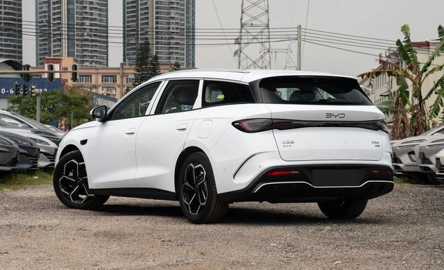 售价11.19万元起,2026款比亚迪海豹06DM旅行版上市,续航提升 售价11.19万元起,2026款比亚迪海豹06DM旅行版上市,续航提升