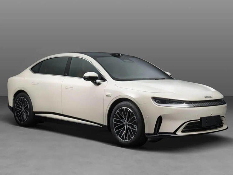 4月22日首发!smart精灵#2双门双座,#6 EHD掀背造型配1.5T插混 4月22日首发!smart精灵#2双门双座,#6EHD掀背造型配1.5T插混