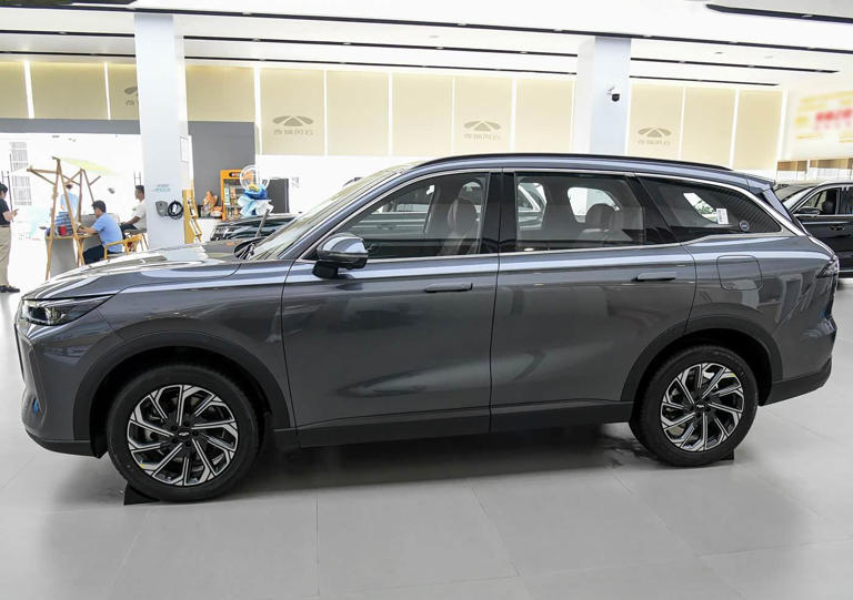 全新插混中型SUV上市!不足12万起,外观动感,综合续航超2100km 全新插混中型SUV上市!不足12万起,外观动感,综合续航超2100km