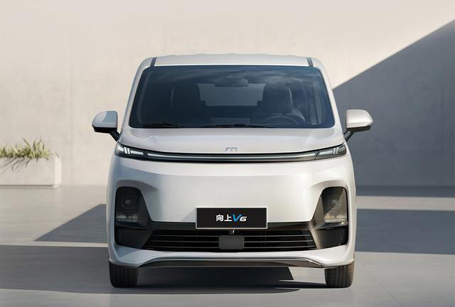 国产又一全新MPV，外观时尚，侧滑门，5／6／7座都有，预售6.98万起