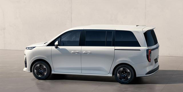 国产又一全新MPV，外观时尚，侧滑门，5／6／7座都有，预售6.98万起