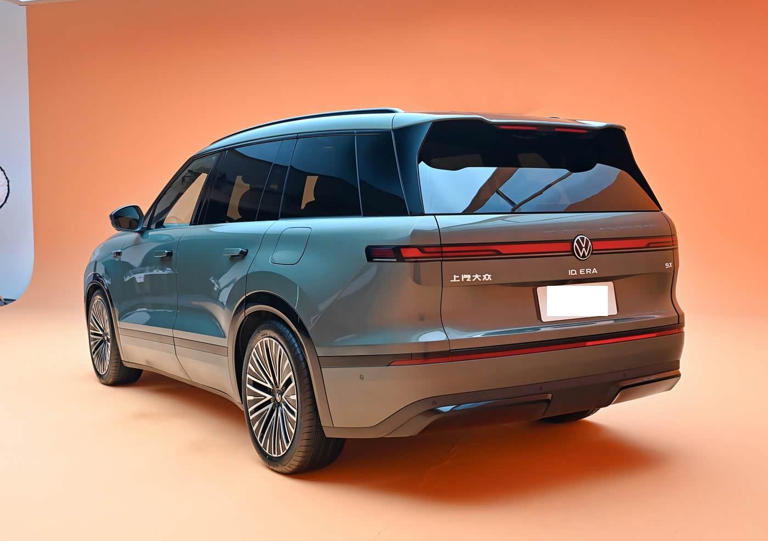 上汽大众全新旗舰SUV—ID.ERA9X上市！限时不足30万起，外观大气