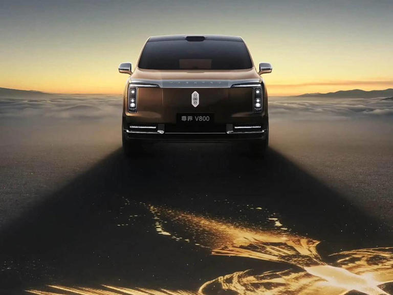 尊界V800亮相：80-120万预售价，国产豪华MPV新挑战者登场