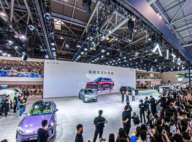 价格炸裂！小鹏GX上市12小时大定破20000台！