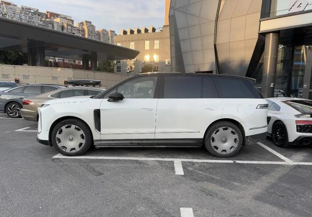 比路虎揽胜更大的全纯电SUV