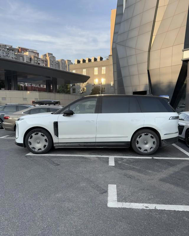 比路虎揽胜更大的全纯电SUV