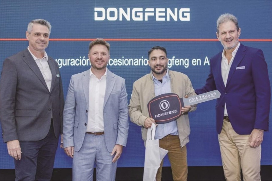 东风轻型商用车门店落地阿根廷门多萨