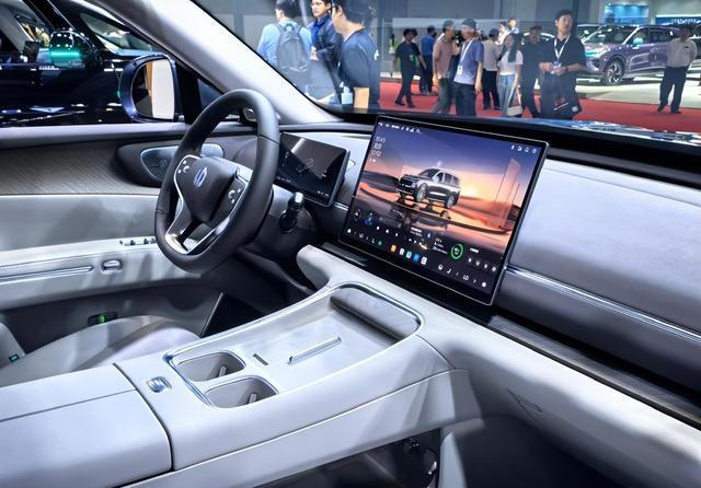 实惠的大型SUV!6座布局,空间大,性价比高,销量已成爆款 实惠的大型SUV!6座布局,空间大,性价比高,销量已成爆款