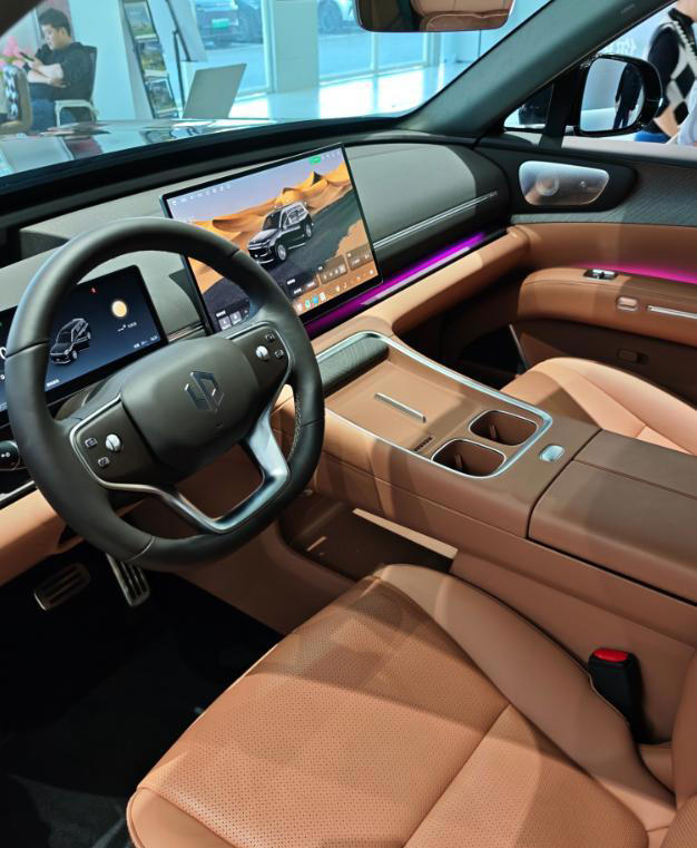 实惠的大型SUV!6座布局,空间大,性价比高,销量已成爆款 实惠的大型SUV!6座布局,空间大,性价比高,销量已成爆款