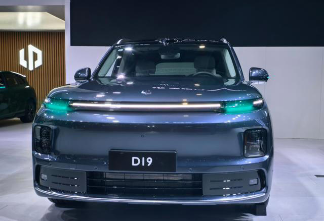 实惠的大型SUV!6座布局,空间大,性价比高,销量已成爆款 实惠的大型SUV!6座布局,空间大,性价比高,销量已成爆款
