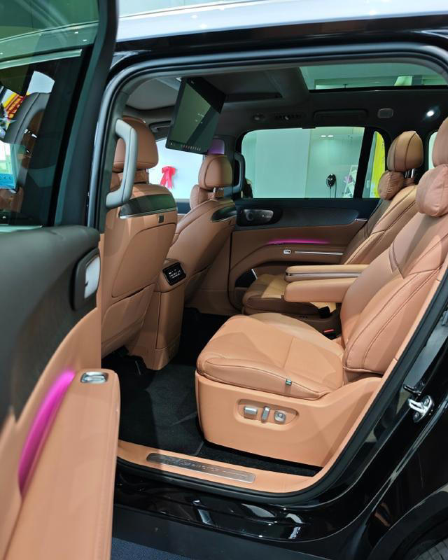 实惠的大型SUV!6座布局,空间大,性价比高,销量已成爆款 实惠的大型SUV!6座布局,空间大,性价比高,销量已成爆款