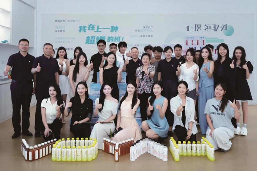 向高温下的坚守者道一声“辛苦了”