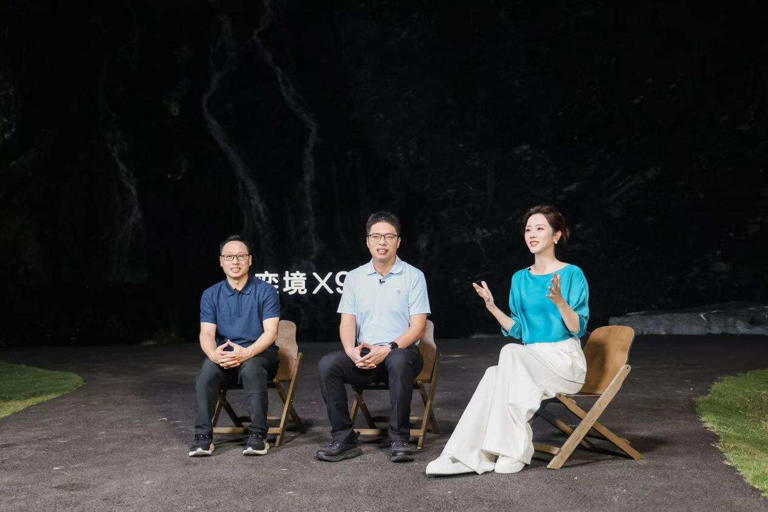 奕境X9搭载鸿蒙6座舱，为全家打造舒适智能出行空间