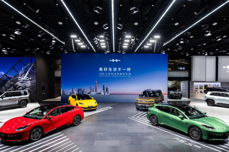 成都车展方程豹放大招!方程S系列与钛9亮相,硬核科技引领出行新体验 成都车展方程豹放大招!方程S系列与钛9亮相,硬核科技引领出行新体验