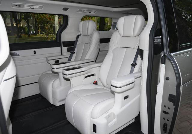 成都车展看啥车？银河V900兼顾舒适与安全